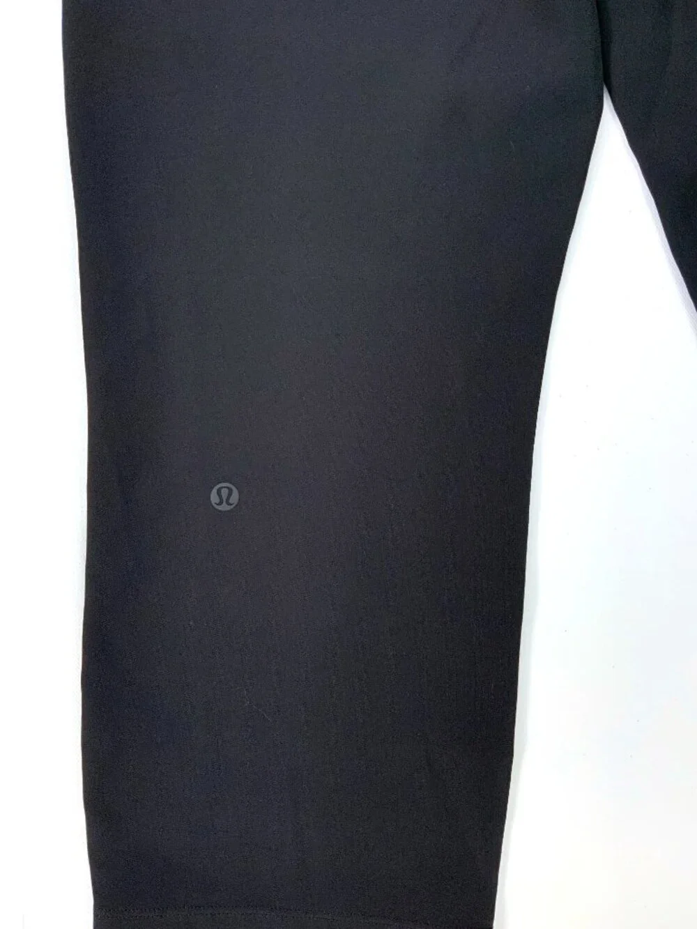 Lululemon On The Fly Black Crop 23
